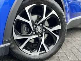 Toyota C-HR (2021) thumbnail 7