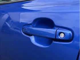 Toyota C-HR (2021) thumbnail 8