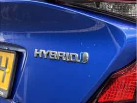 Toyota C-HR (2021) thumbnail 9