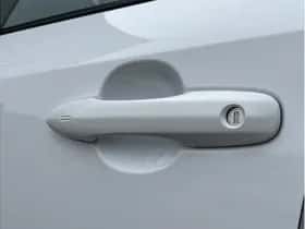 Toyota Corolla (2024) thumbnail 8
