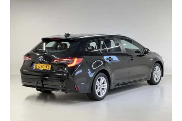 Toyota Corolla (2021) thumbnail 3