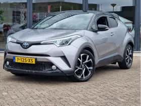 Toyota C-HR (2018) thumbnail 2