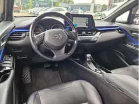 Toyota C-HR (2018) thumbnail 11