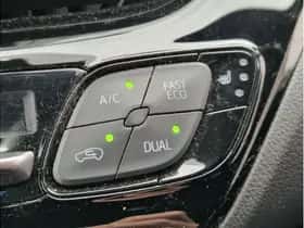 Toyota C-HR (2018) thumbnail 22