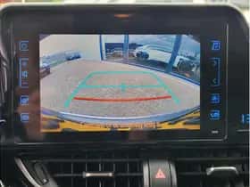 Toyota C-HR (2018) thumbnail 24
