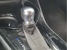 Toyota C-HR (2018) thumbnail 26