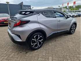 Toyota C-HR (2018) thumbnail 5