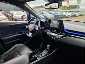 Toyota C-HR (2018) thumbnail 8