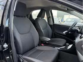 Toyota Yaris (2022) thumbnail 7