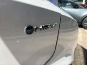 Toyota C-HR (2025) thumbnail 5