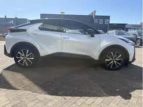 Toyota C-HR (2025) thumbnail 6