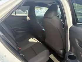 Toyota C-HR (2025) thumbnail 9