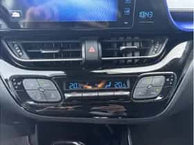 Toyota C-HR (2017) thumbnail 19