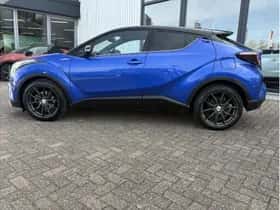 Toyota C-HR (2017) thumbnail 3