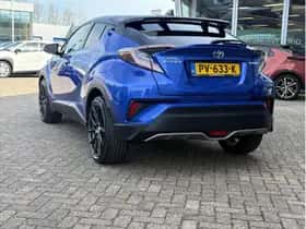 Toyota C-HR (2017) thumbnail 4