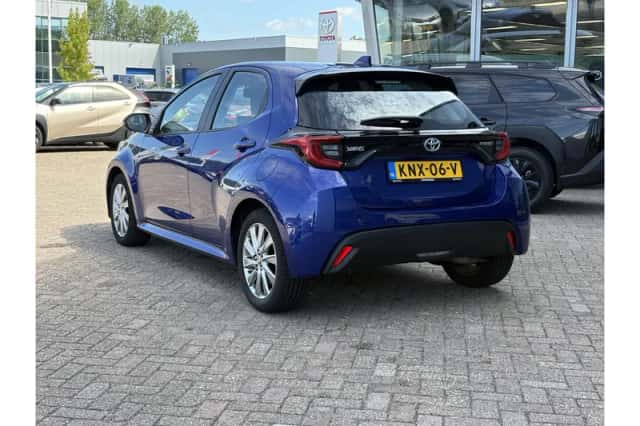 Toyota Yaris (2023) thumbnail 4