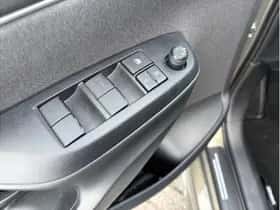 Toyota Yaris (2024) thumbnail 12