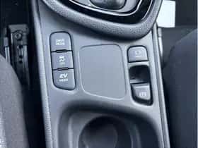 Toyota Yaris (2024) thumbnail 15