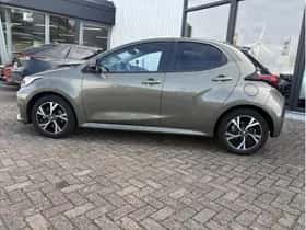 Toyota Yaris (2024) thumbnail 3