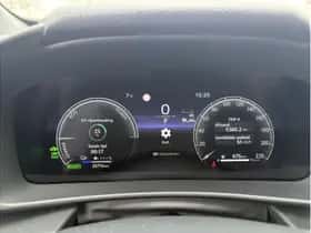 Toyota C-HR (2025) thumbnail 15