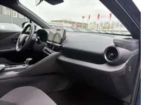 Toyota C-HR (2025) thumbnail 8