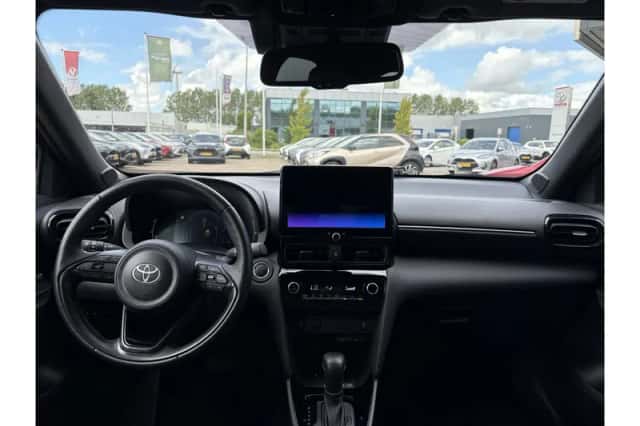 Toyota Yaris Cross (2024) thumbnail 2