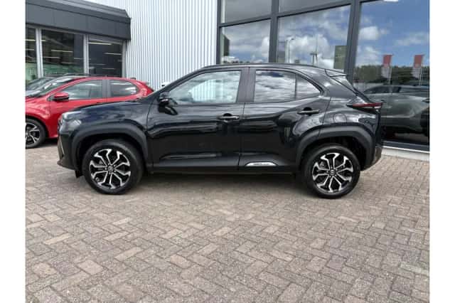 Toyota Yaris Cross (2024) thumbnail 3