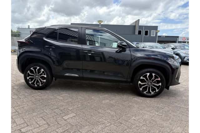 Toyota Yaris Cross (2024) thumbnail 5