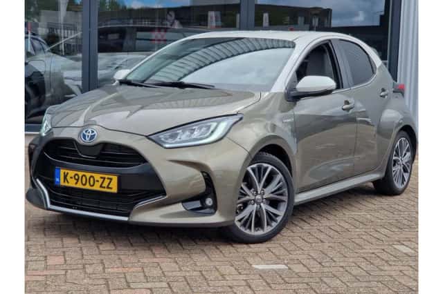 Toyota Yaris (2021) thumbnail 2