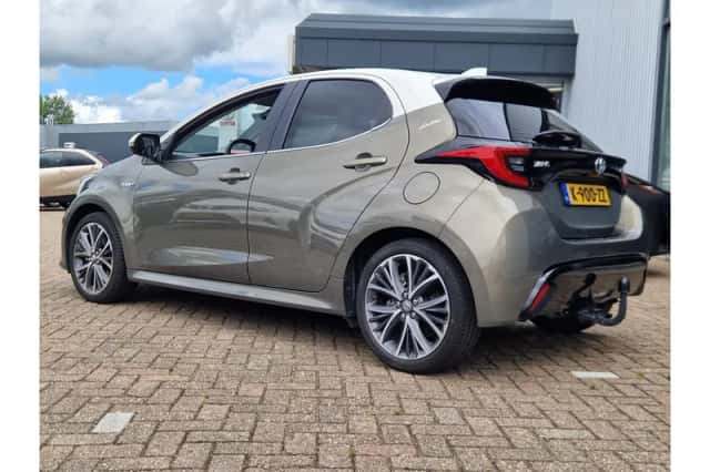 Toyota Yaris (2021) thumbnail 4