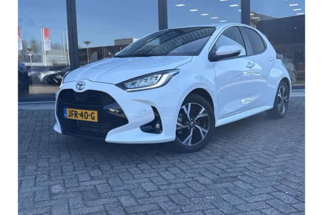 Toyota Yaris (2025) thumbnail 1
