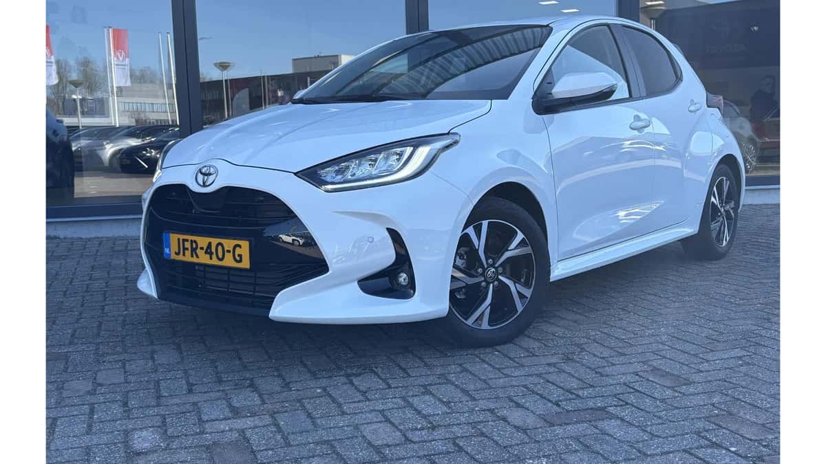Toyota Yaris (2025) — foto 1