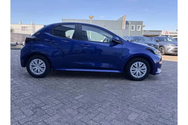 Toyota Yaris (2023) thumbnail 5