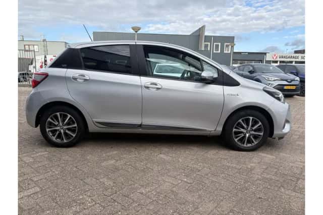 Toyota Yaris (2020) thumbnail 6