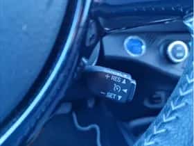 Toyota Yaris (2018) thumbnail 18