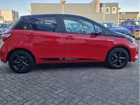 Toyota Yaris (2018) thumbnail 5
