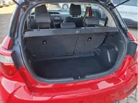 Toyota Yaris (2018) thumbnail 10