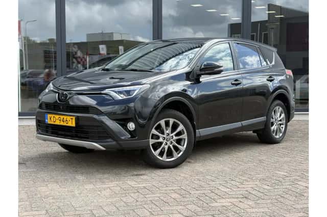 Toyota RAV4 (2016) thumbnail 1