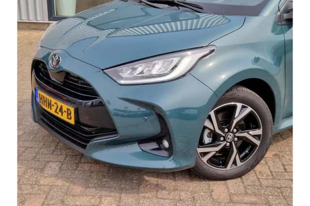 Toyota Yaris (2025) thumbnail 2