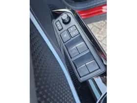 Toyota C-HR (2020) thumbnail 11