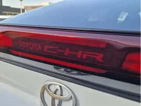 Toyota C-HR (2025) thumbnail 4