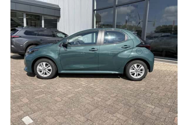 Toyota Yaris (2025) thumbnail 3
