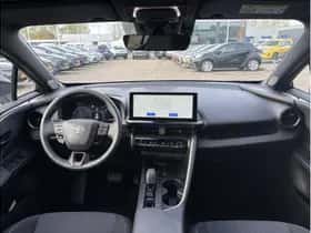 Toyota C-HR (2025) thumbnail 2