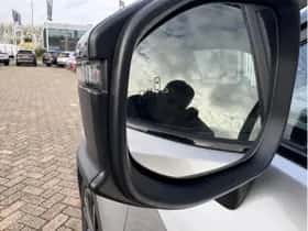 Toyota C-HR (2025) thumbnail 14
