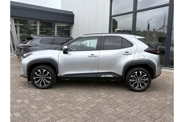 Toyota Yaris Cross (2025) thumbnail 3