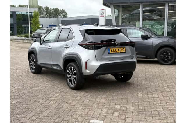 Toyota Yaris Cross (2025) thumbnail 4