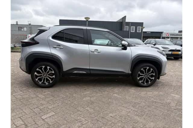 Toyota Yaris Cross (2025) thumbnail 5