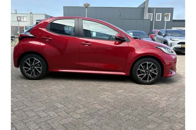 Toyota Yaris (2023) thumbnail 5