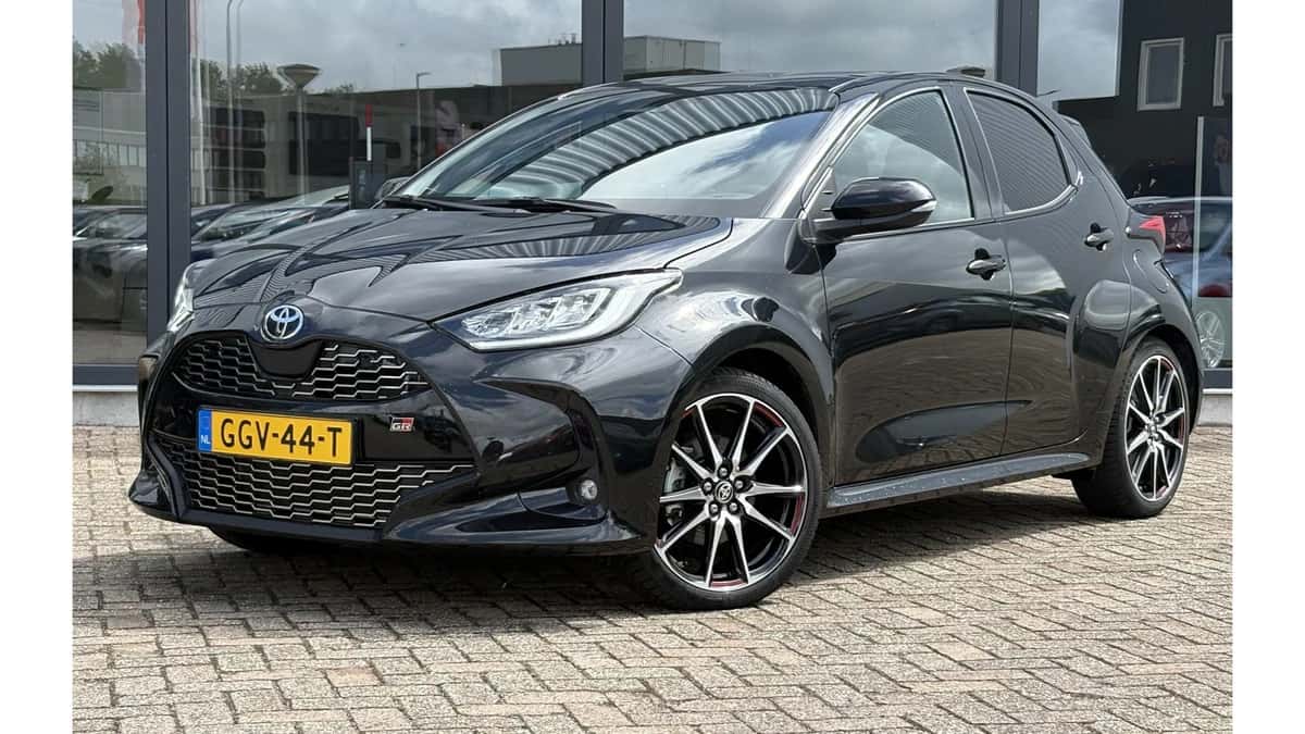 Toyota Yaris (2024) — foto 1