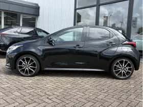 Toyota Yaris (2024) thumbnail 3